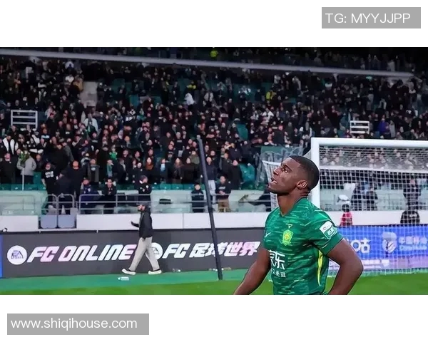 足坛巨星罕见疾病缠身健康隐忧引发球迷广泛关注与深思